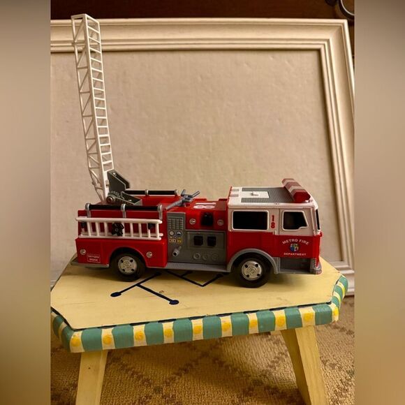 Vintage Funrise Fire Truck 18 Metro City Fire Dept 1992 - Picture 1 of 7